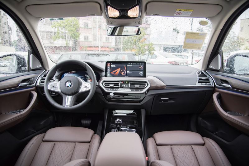 BMW X3 2025 xDrive25L Luxury Package