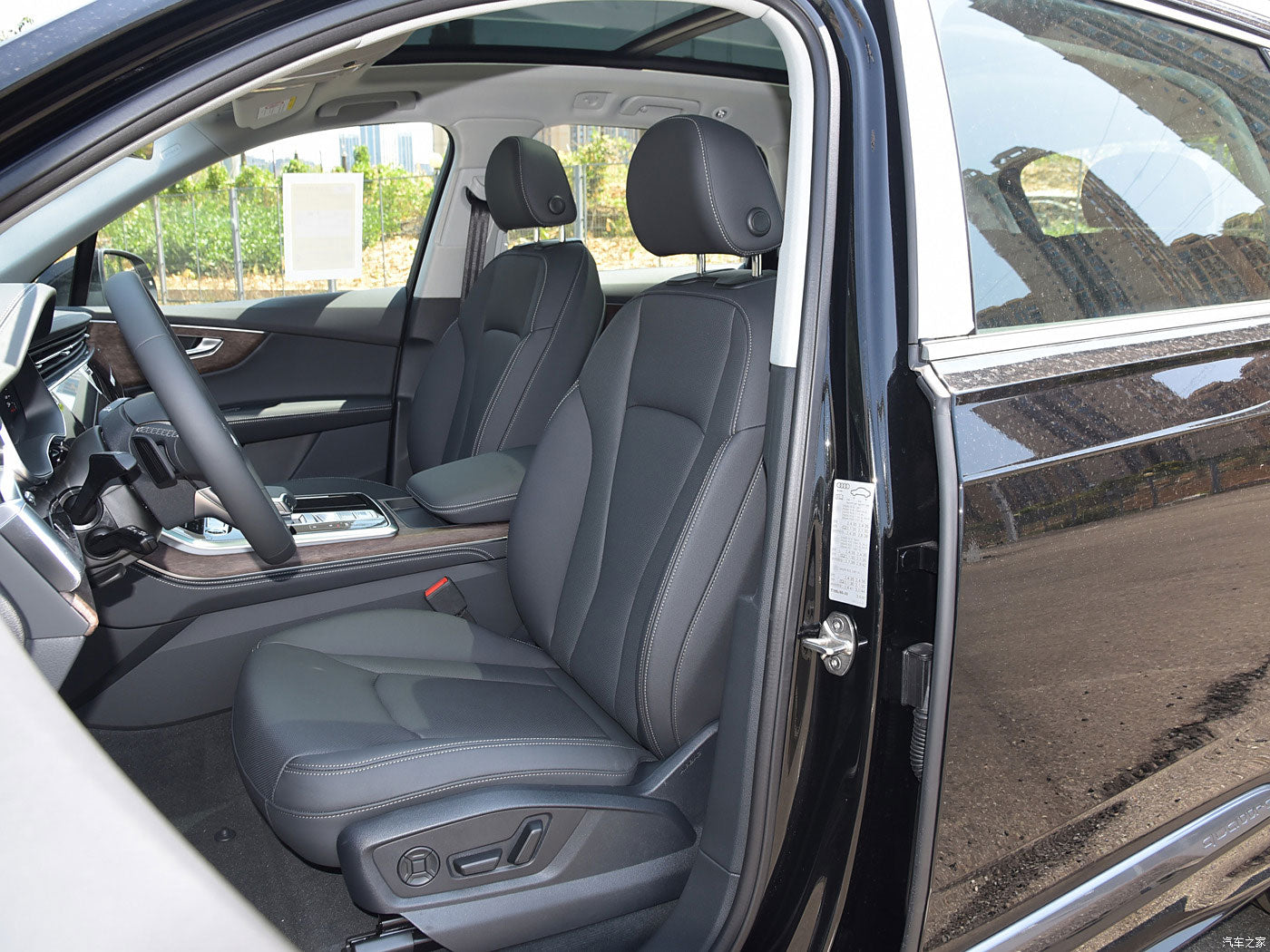 Audi Q7 2025 45TFSIquattroSline Black Warrior 5-seater
