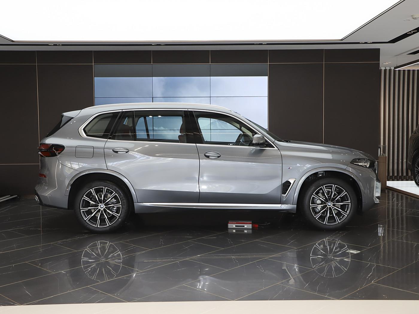 BMW X5 2023 xDrive40LiM Sport Package