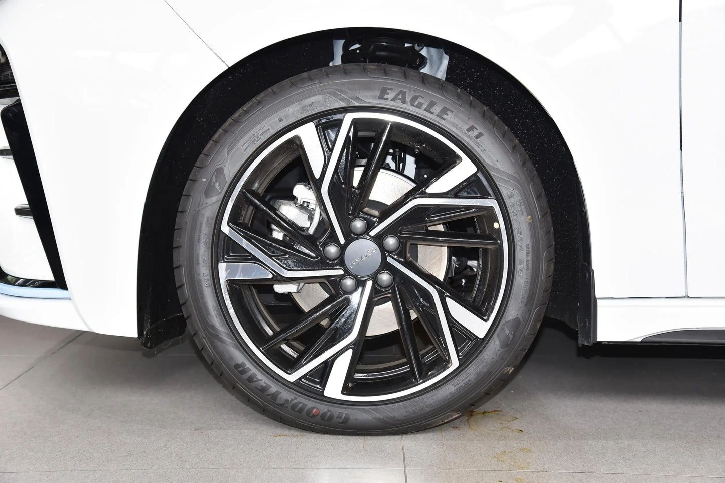 LYNK&CO 03 2025 Champion Edition 2.0T Dual Clutch 2WD Pro 5 Seaters