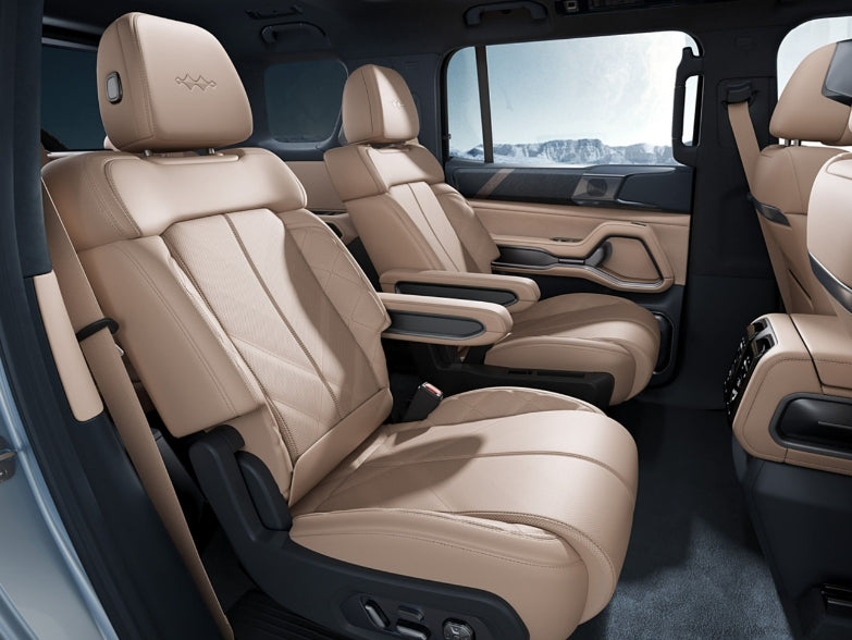 BYD Formula Leopard 8 2025 2.0T Intelligent and Brave Flagship Edition 6 Seaters