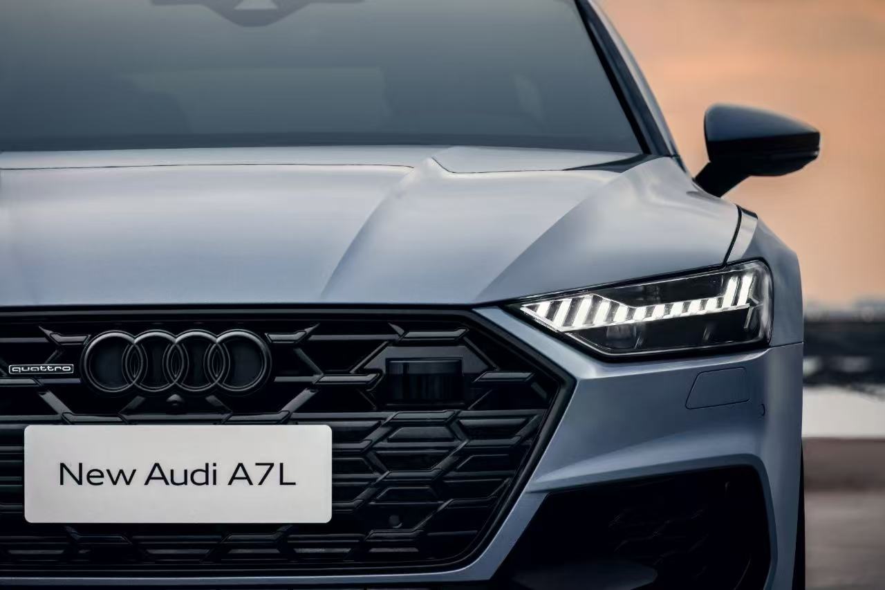 Audi A7L 2024 55TFSIquattro flagship model