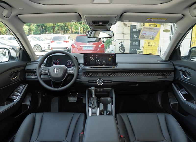 هوندا أكورد 2025 260TURBO إصدار مميز 