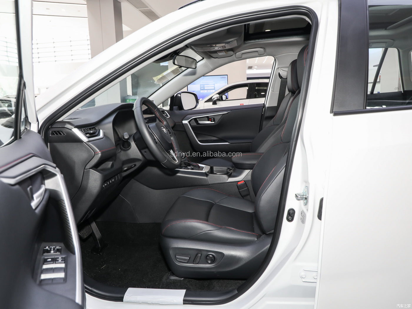 TOYOTA WILDLANDER 2024 2.0L 2WD Leading Edition